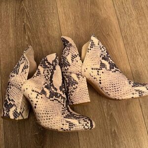 Steve Madden Snakeskin Ankle Boots - Cream and Black